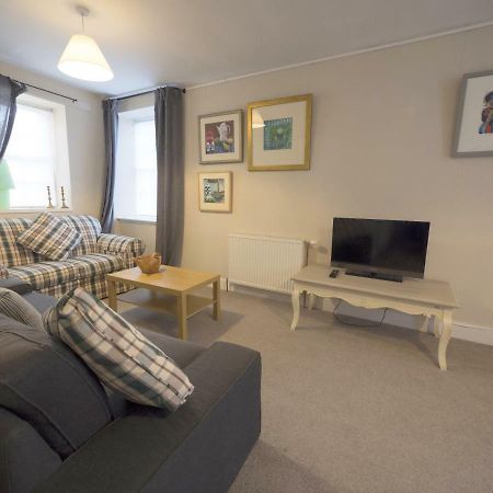 The Gallery Flat, 4 Tannage Brae Киримюър Екстериор снимка