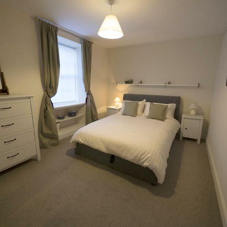 The Gallery Flat, 4 Tannage Brae Киримюър Екстериор снимка